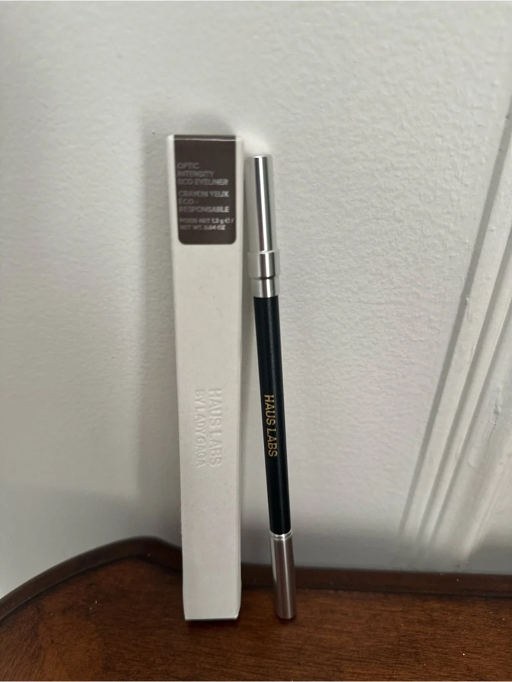 Haus Labs By Lady Gaga eyeliner-onyx gold shimmer